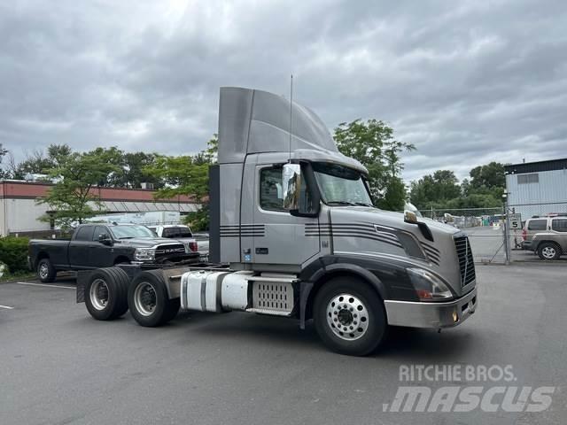 Volvo VNL 300 Conventional Trucks / Tractor Trucks