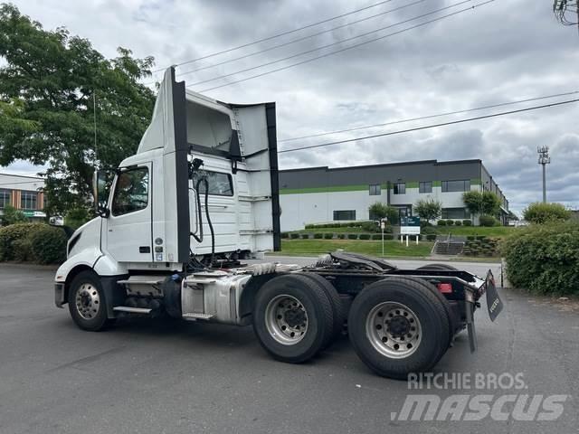 Volvo VNL 300 Conventional Trucks / Tractor Trucks