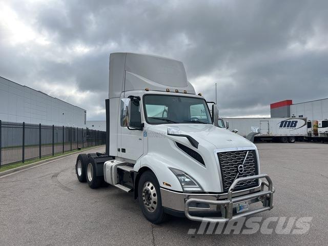 Volvo VNL 300 Conventional Trucks / Tractor Trucks