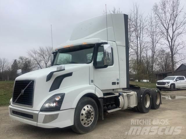 Volvo VNL300 Conventional Trucks / Tractor Trucks