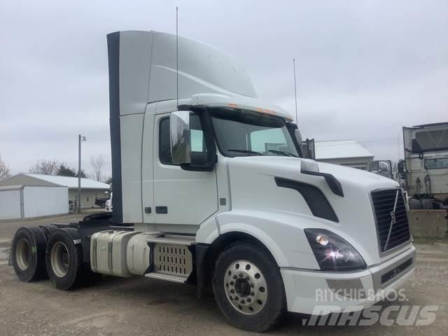 Volvo VNL300 Conventional Trucks / Tractor Trucks