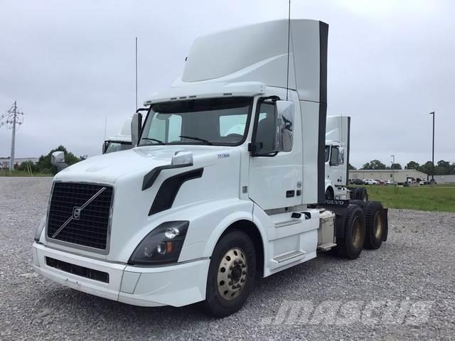 Volvo VNL300 Conventional Trucks / Tractor Trucks