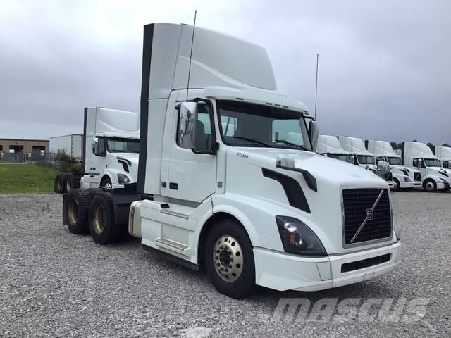 Volvo VNL300 Conventional Trucks / Tractor Trucks