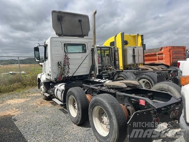 Volvo VNL64 Conventional Trucks / Tractor Trucks