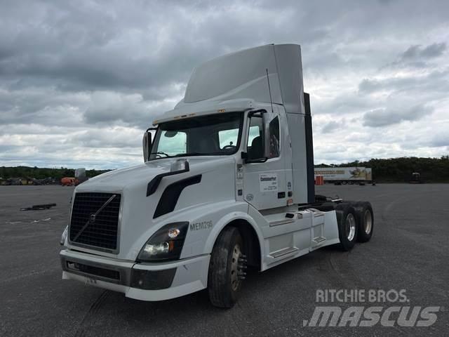 Volvo VNL64300 Conventional Trucks / Tractor Trucks