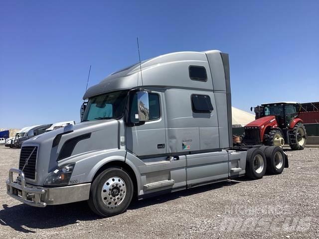 Volvo VNL64780 Conventional Trucks / Tractor Trucks