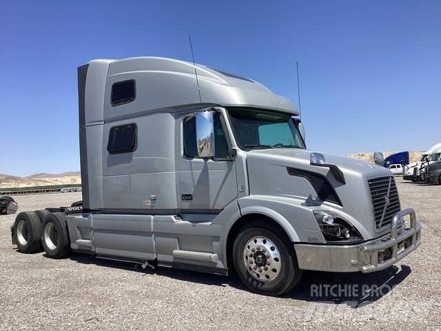 Volvo VNL64780 Conventional Trucks / Tractor Trucks