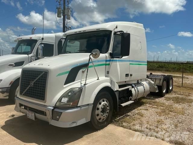 Volvo VNL64T Conventional Trucks / Tractor Trucks