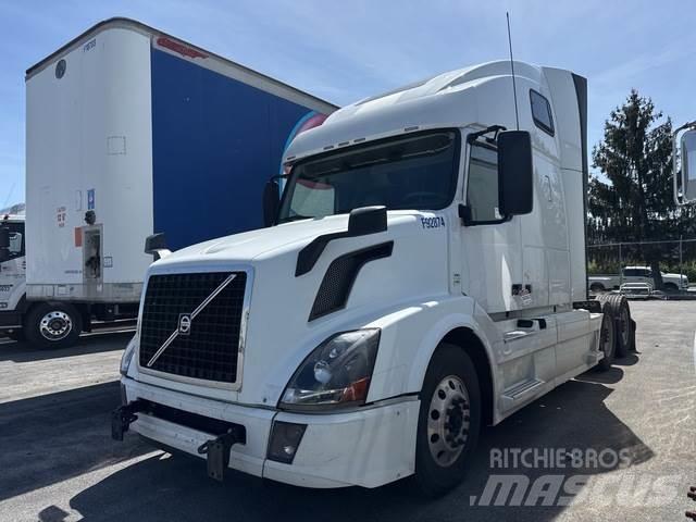 Volvo VNL64T Conventional Trucks / Tractor Trucks