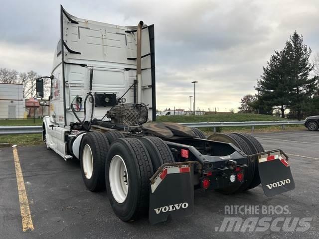 Volvo VNL670 Conventional Trucks / Tractor Trucks