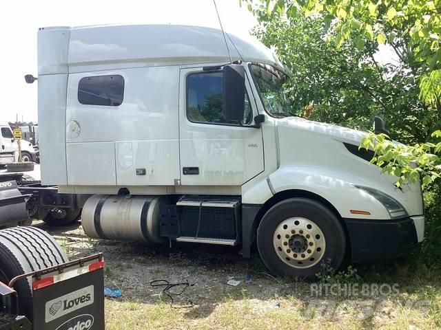 Volvo VNL740 Conventional Trucks / Tractor Trucks