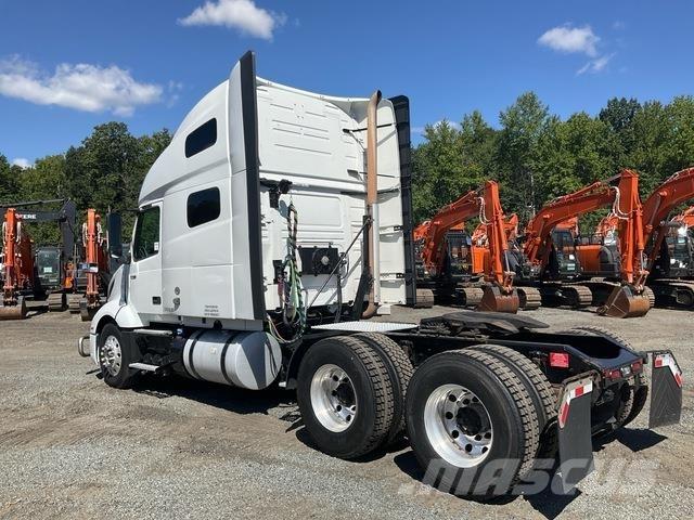 Volvo VNL760 Conventional Trucks / Tractor Trucks