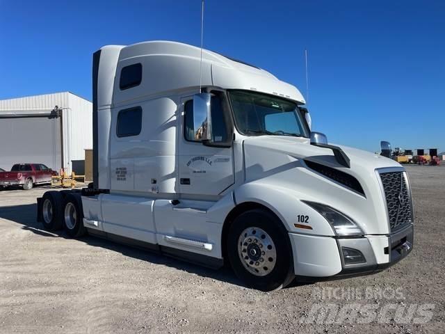 Volvo VNL860 Conventional Trucks / Tractor Trucks