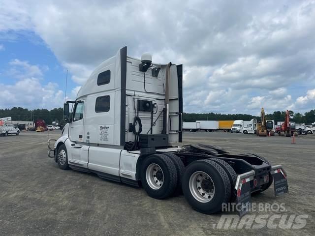 Volvo VNL860 Conventional Trucks / Tractor Trucks