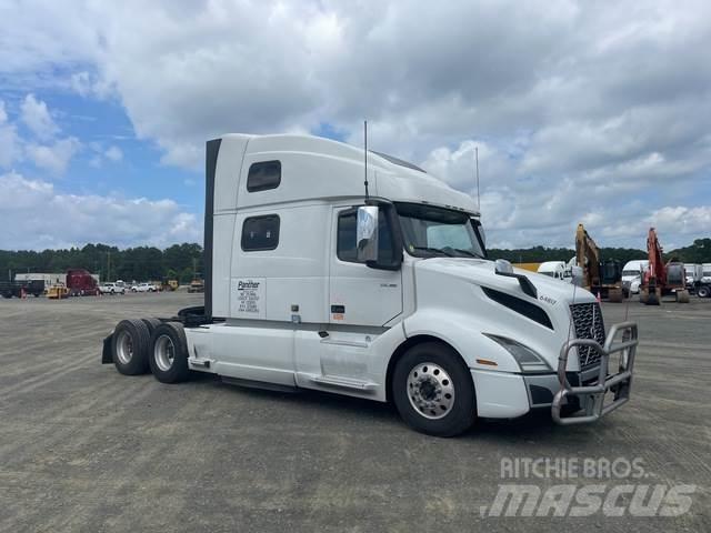 Volvo VNL860 Conventional Trucks / Tractor Trucks