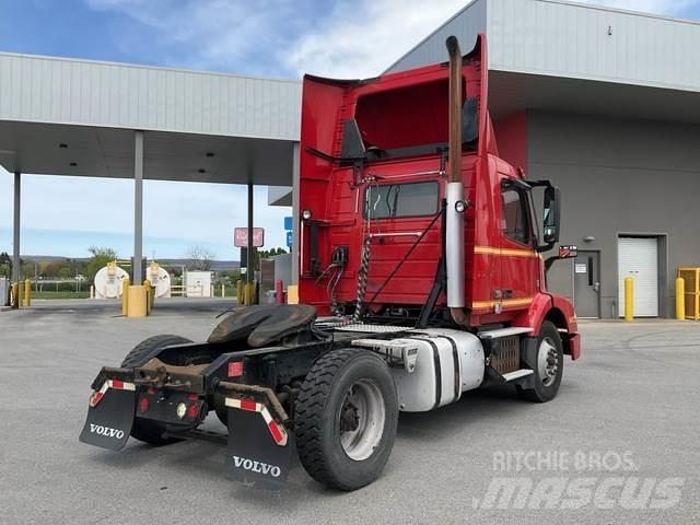 Volvo VNM42T Conventional Trucks / Tractor Trucks