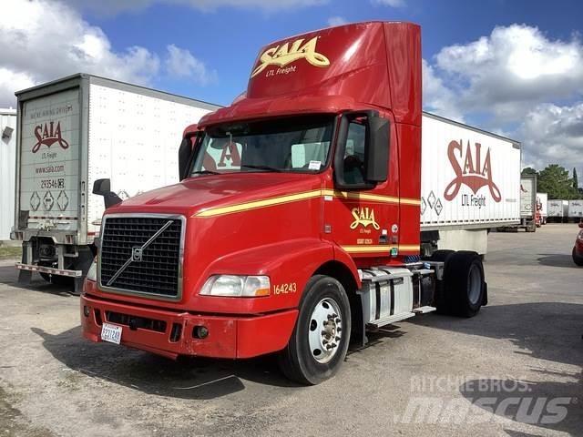 Volvo VNM42T Conventional Trucks / Tractor Trucks