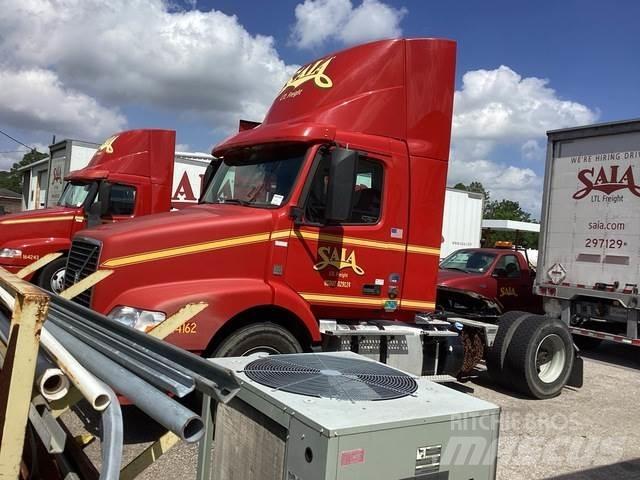 Volvo VNM42T Conventional Trucks / Tractor Trucks