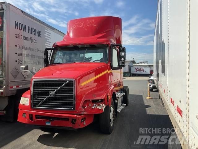 Volvo VNM42T Conventional Trucks / Tractor Trucks