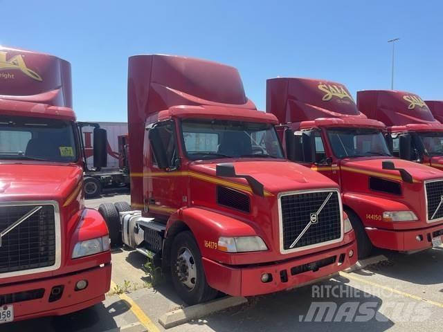 Volvo VNM42T Conventional Trucks / Tractor Trucks