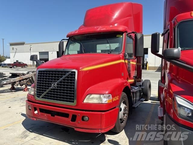 Volvo VNM42T Conventional Trucks / Tractor Trucks