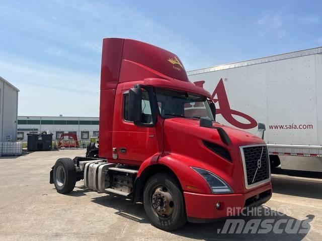 Volvo VNM42T Conventional Trucks / Tractor Trucks
