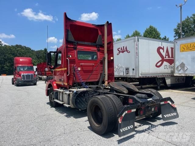 Volvo VNM42T Conventional Trucks / Tractor Trucks