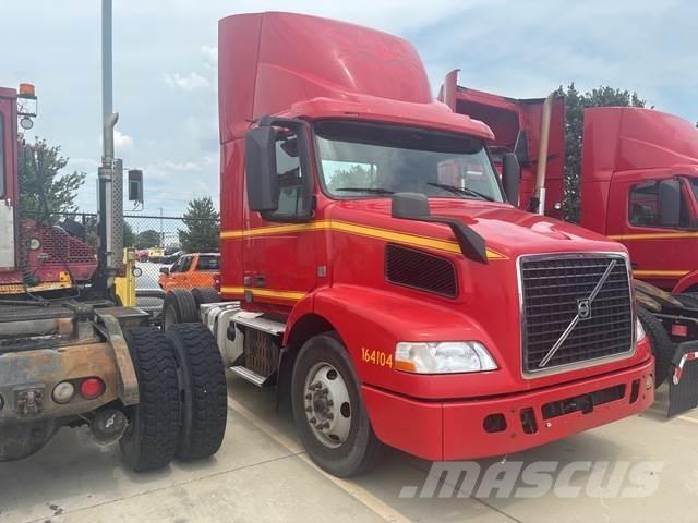Volvo VNM42T Conventional Trucks / Tractor Trucks