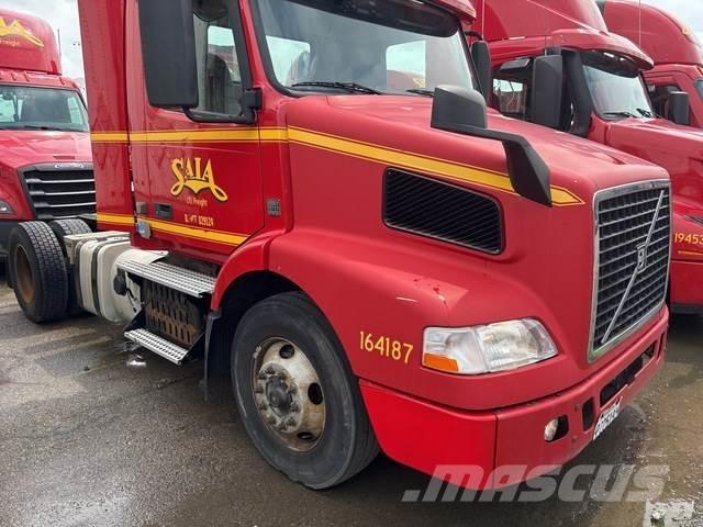 Volvo VNM42T Conventional Trucks / Tractor Trucks
