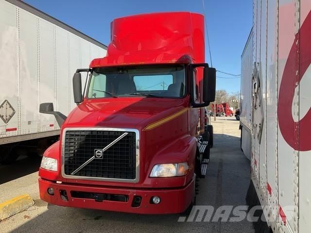 Volvo VNM42T Conventional Trucks / Tractor Trucks