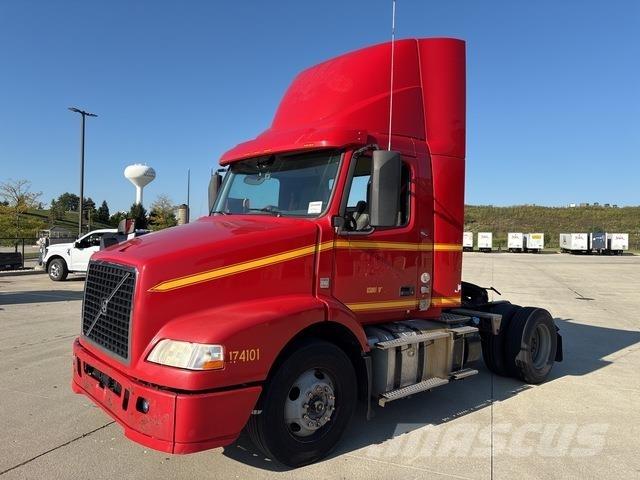 Volvo VNM42T Conventional Trucks / Tractor Trucks