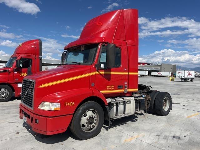 Volvo VNM42T Conventional Trucks / Tractor Trucks