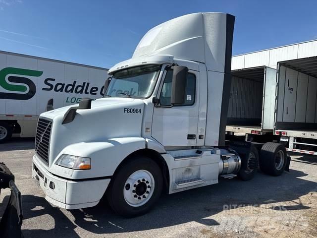 Volvo VNM64T Conventional Trucks / Tractor Trucks