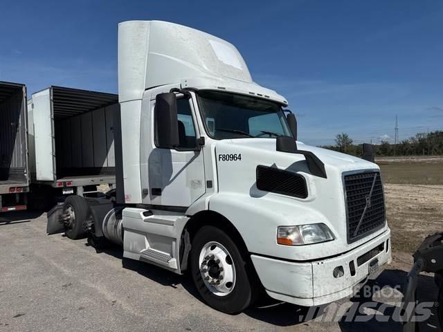 Volvo VNM64T Conventional Trucks / Tractor Trucks
