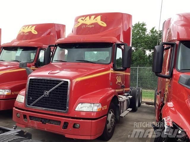 Volvo VNM64T Conventional Trucks / Tractor Trucks