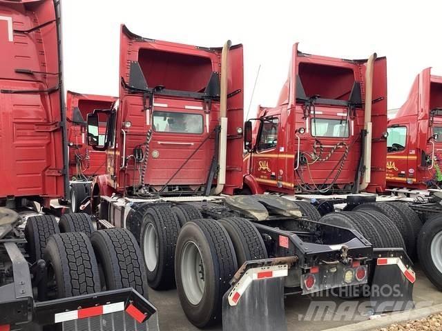 Volvo VNM64T Conventional Trucks / Tractor Trucks