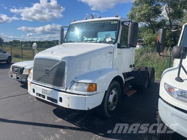 Volvo VNM64T Conventional Trucks / Tractor Trucks