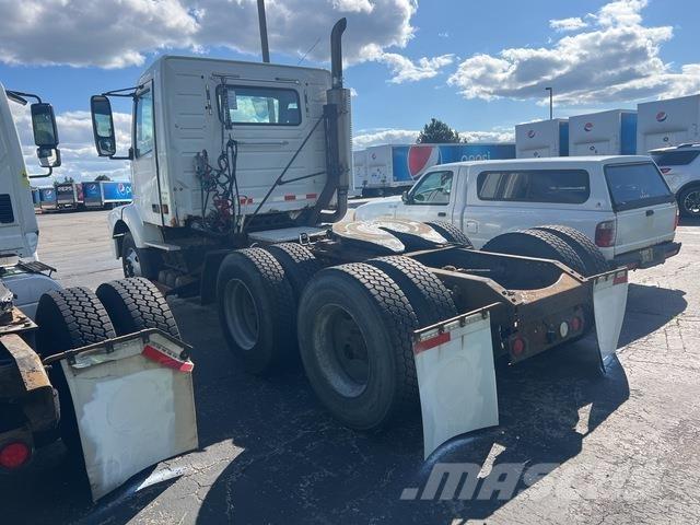 Volvo VNM64T Conventional Trucks / Tractor Trucks