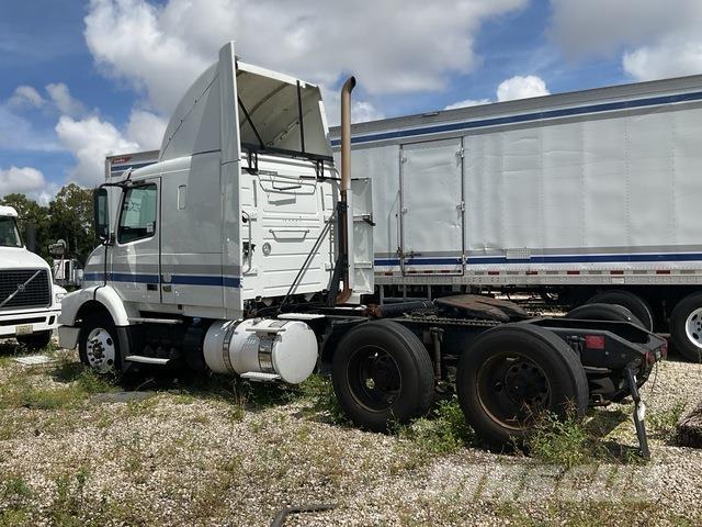 Volvo VNR64T Conventional Trucks / Tractor Trucks