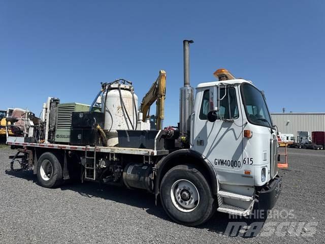 Volvo WX42 Work Trucks / Municipal