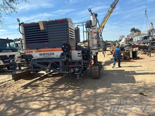 Wirtgen SP25 Concrete Pavers