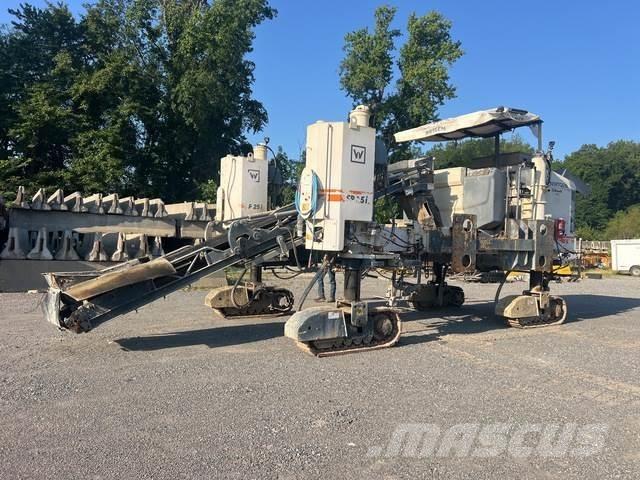 Wirtgen SP25i Concrete Pavers