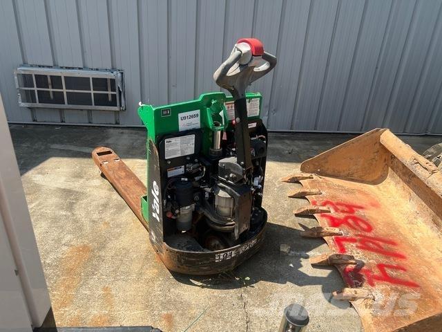 Yale MPB045VG Pallet Truck