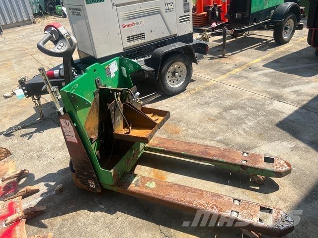 Yale MPB045VG Pallet Truck