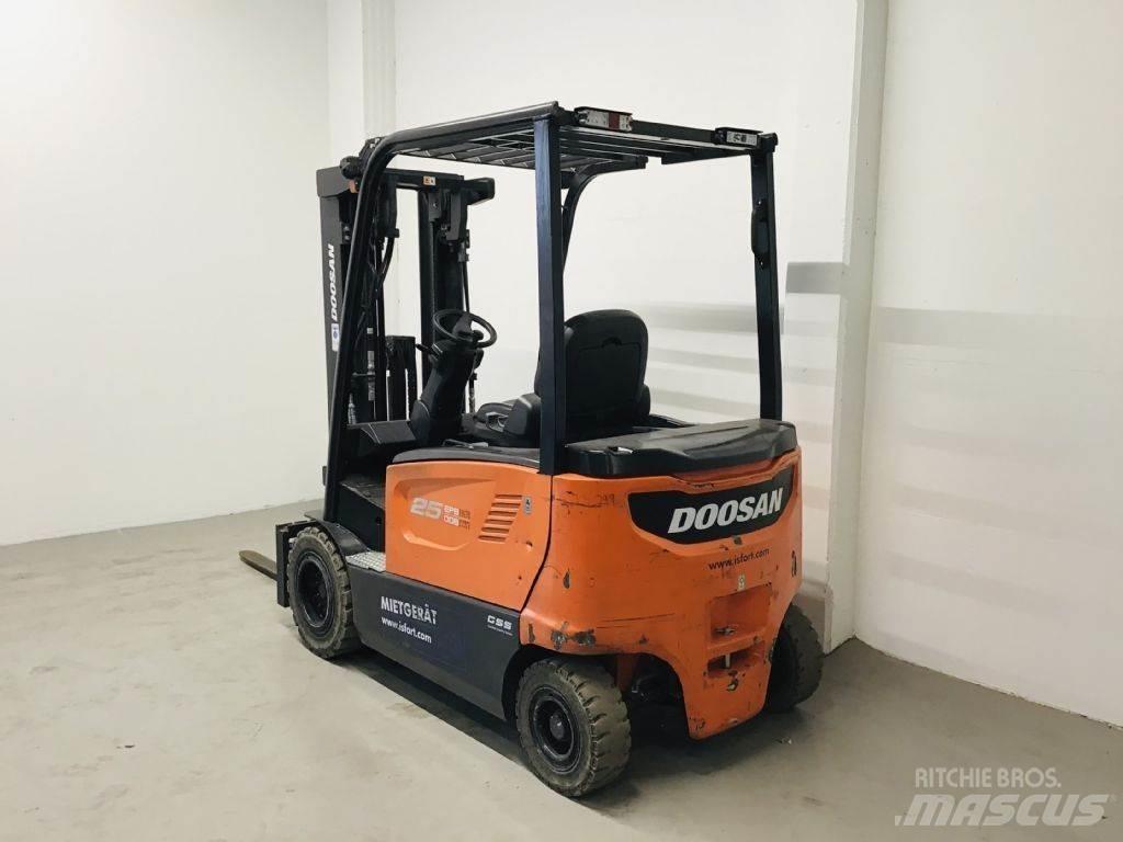 Doosan B25X-7 Electric Forklifts