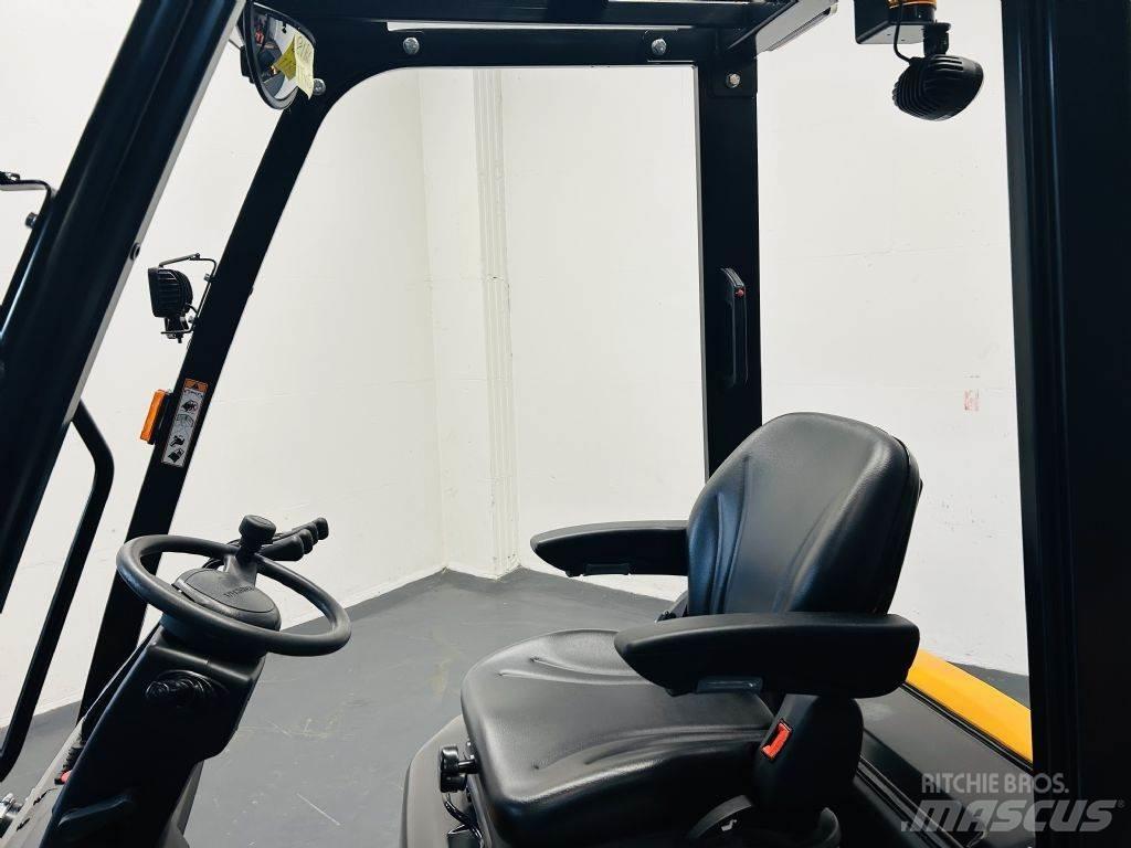 Hangcha CPD18-XEY2-SI Electric Forklifts