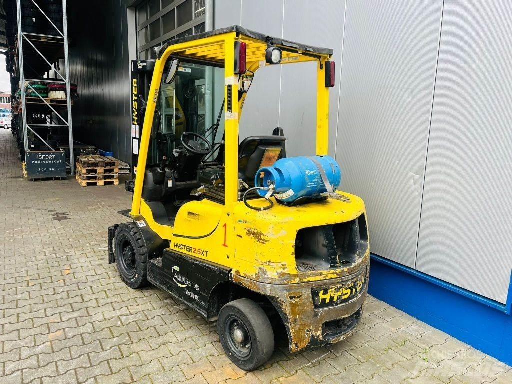 Hyster H2.5XT LPG trucks