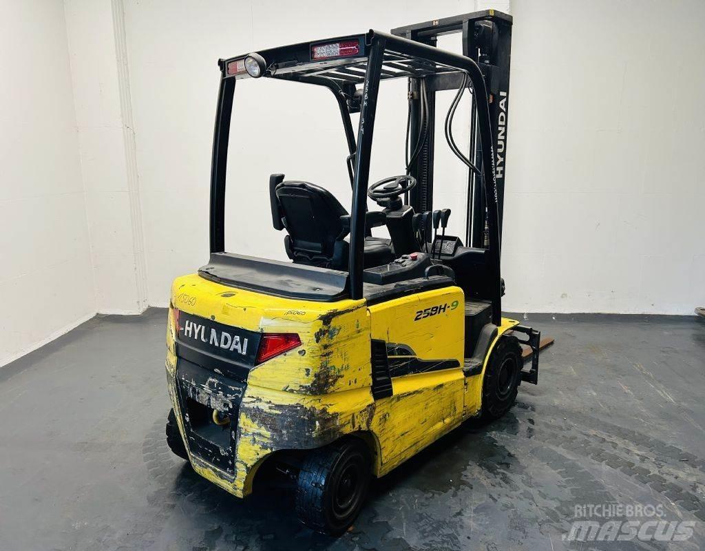 Hyundai 25BH-9 Electric Forklifts