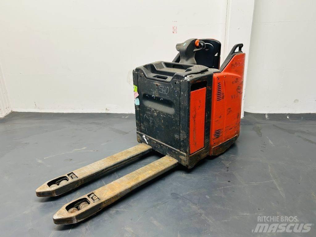 Linde T20SP Self Propelled Stackers