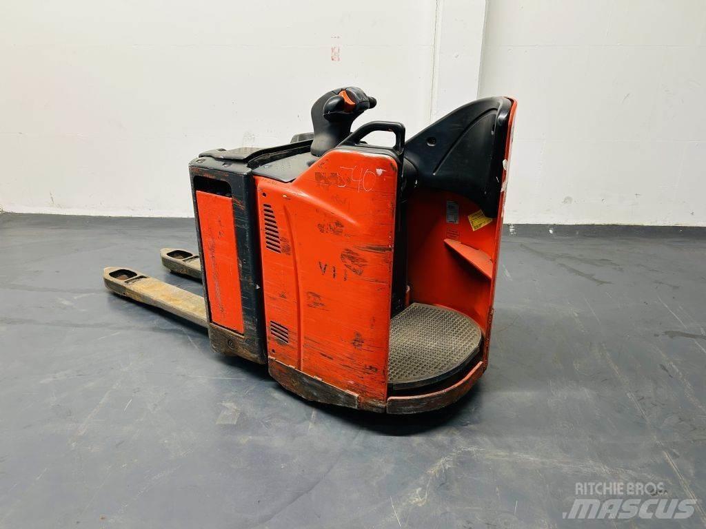 Linde T20SP Self Propelled Stackers
